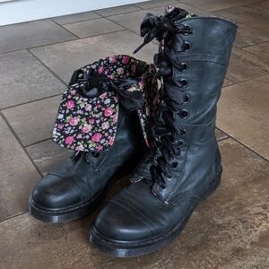 Dr Martens Triumph Leather Boots Floral Lining Tall Grunge  Size 11 Black